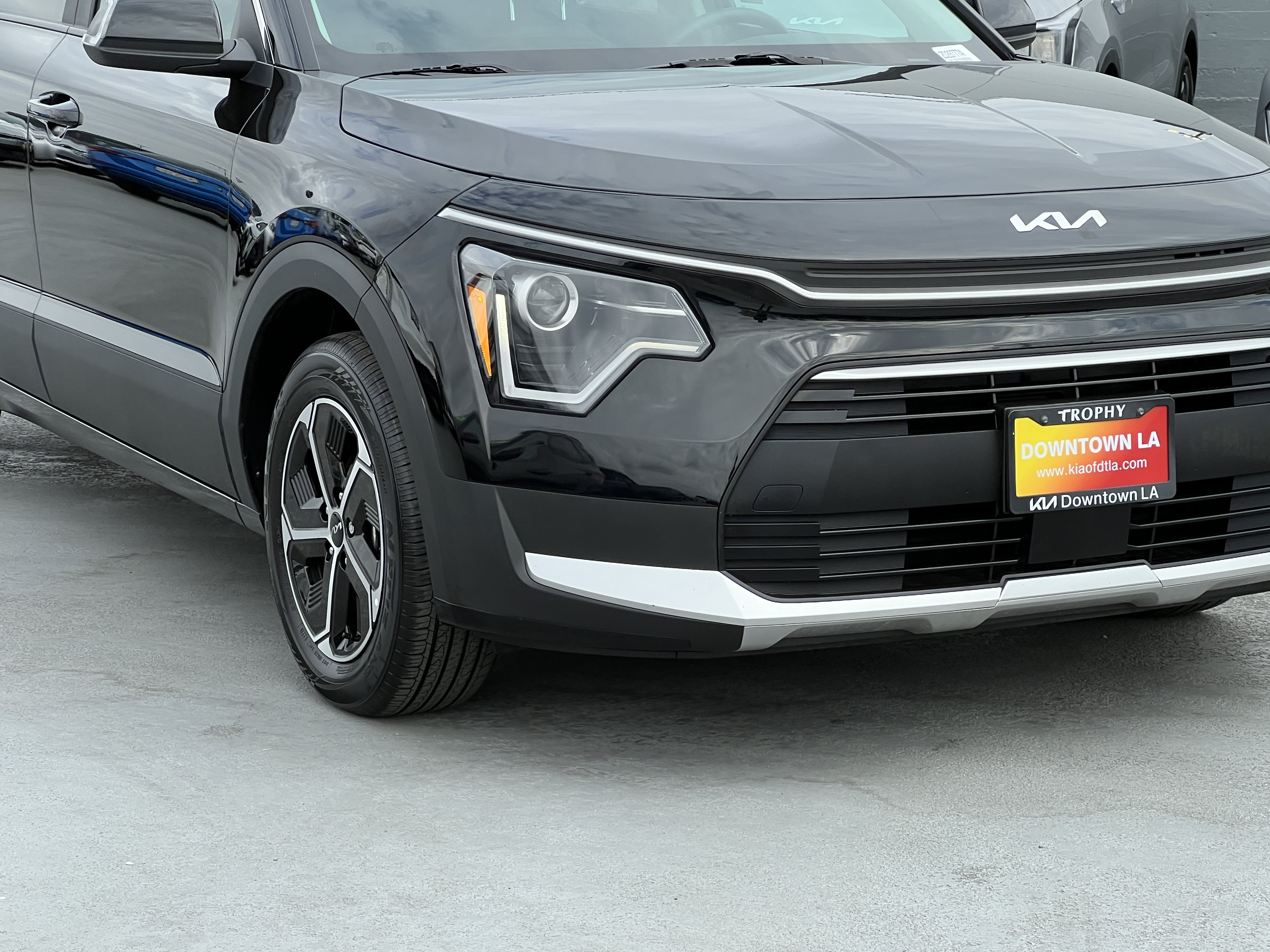 Certified 2025 Kia Niro EX FWD image 11