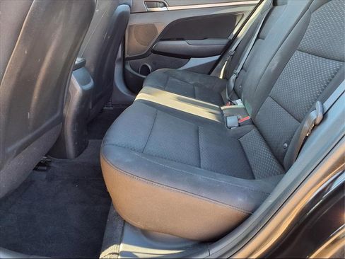 Used 2019 Hyundai Elantra SEL w/ Winter Weather Package image 22