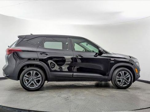 Used 2022 Kia Seltos LX AWD/4WD image 9