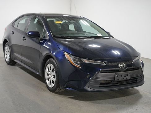Certified 2024 Toyota Corolla LE FWD image 3