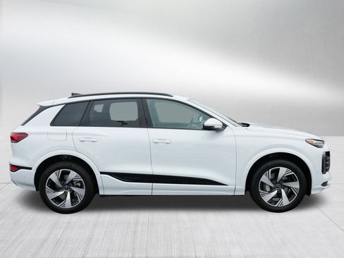 Used 2025 Audi Q6 e-tron Premium Plus w/ Premium Plus image 8