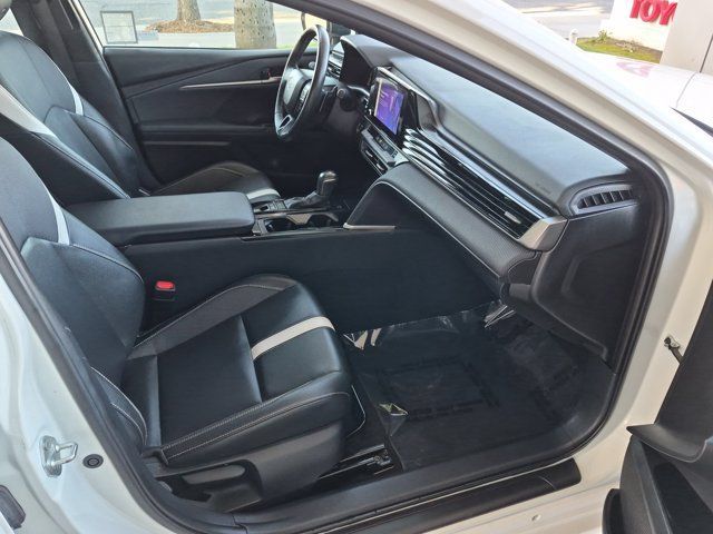 Used 2025 Toyota Camry SE FWD image 5