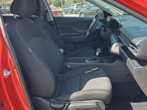 Certified 2025 Hyundai Kona SEL image 8