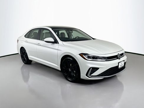 New 2026 Volkswagen Jetta SE image 3