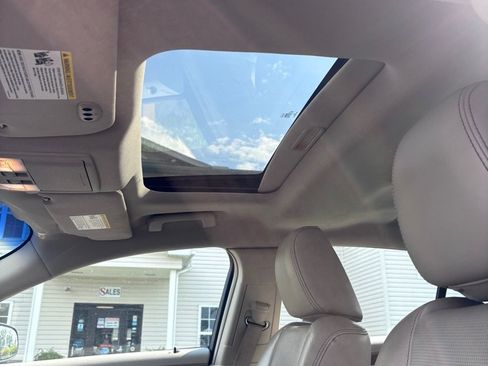 Used 2010 Ford Taurus Limited AWD/4WD image 18