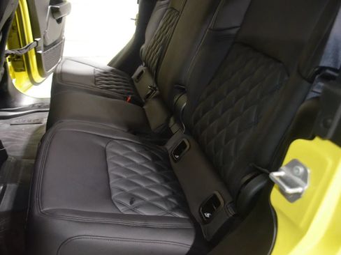 Used 2023 Jeep Gladiator Sport image 17