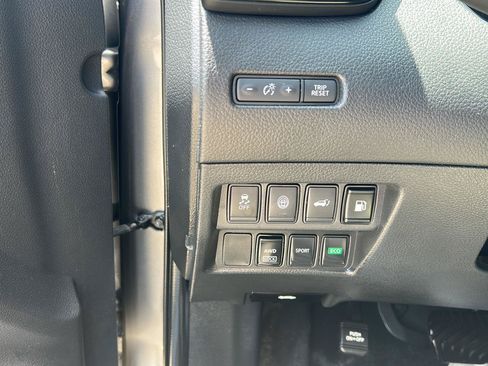 Used 2020 Nissan Rogue SV AWD/4WD image 22