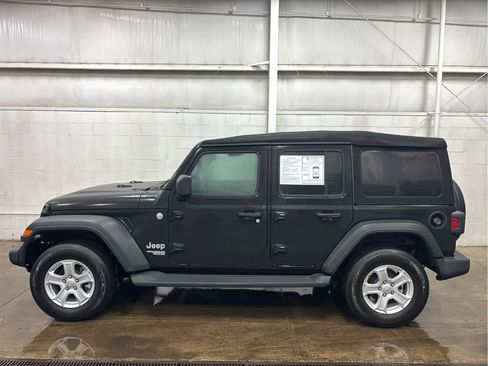 Used 2021 Jeep Wrangler Unlimited Sport image 5