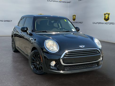 Used 2017 MINI Cooper 4-Door Hardtop FWD image 3