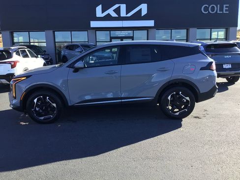 New 2026 Kia Sportage S image 3