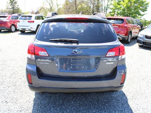 Used 2012 Subaru Outback 2.5i Premium w/ All-Weather Pkg AWD/4WD image 8