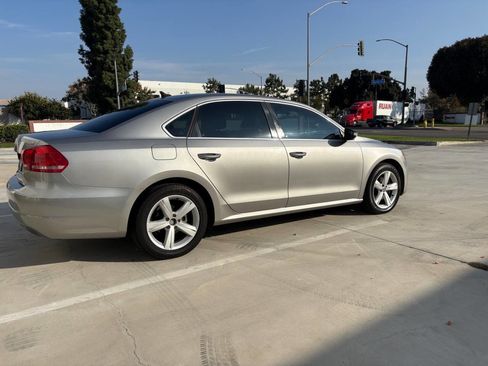 Used 2012 Volkswagen Passat 2.5 SE image 3
