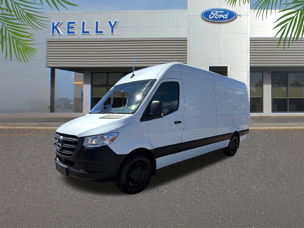 Used 2025 Mercedes-Benz Sprinter 2500 image 1