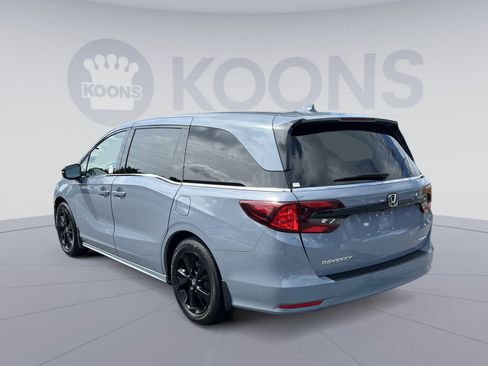 Used 2024 Honda Odyssey Sport image 4