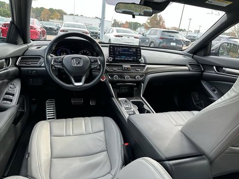 Used 2022 Honda Accord Sport image 10