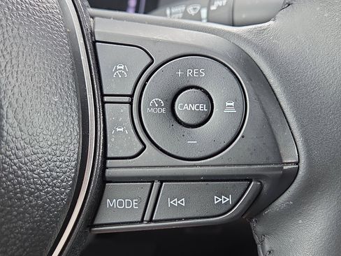 Used 2025 Toyota Corolla SE w/ SE Premium Package FWD image 22