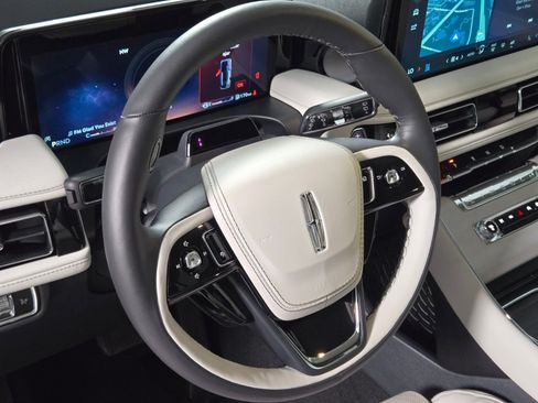 New 2026 Lincoln Aviator Reserve AWD/4WD image 24