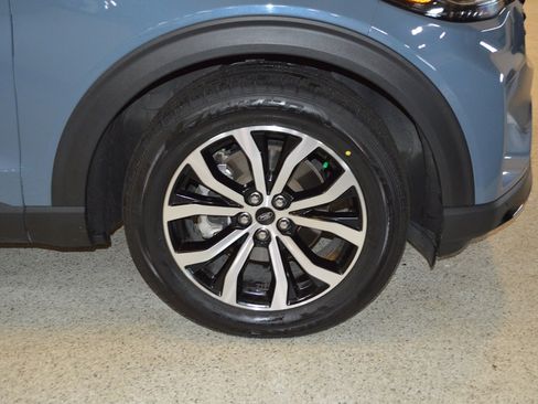 Used 2025 Ford Explorer ST-Line RWD image 9