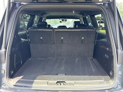Used 2024 Jeep Wagoneer L Series II RWD image 18
