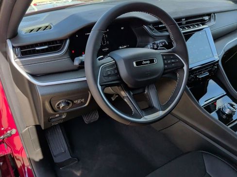 New 2025 Jeep Grand Cherokee L Altitude image 14