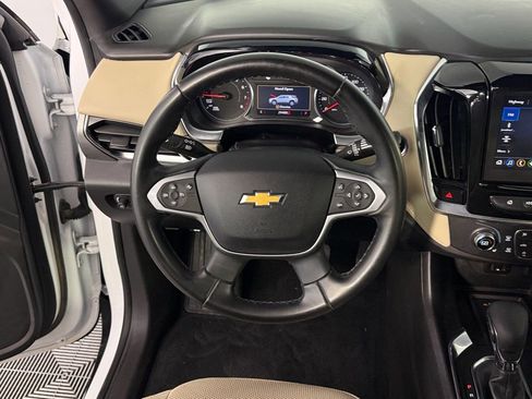 Used 2023 Chevrolet Traverse LT image 15