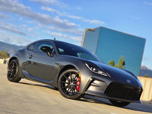 Used 2024 Toyota GR86 Premium image 1