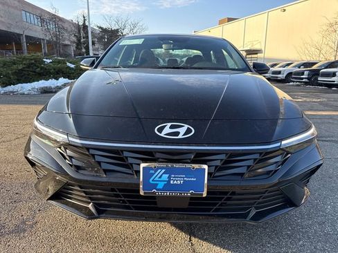 New 2026 Hyundai Elantra SEL Sport image 2