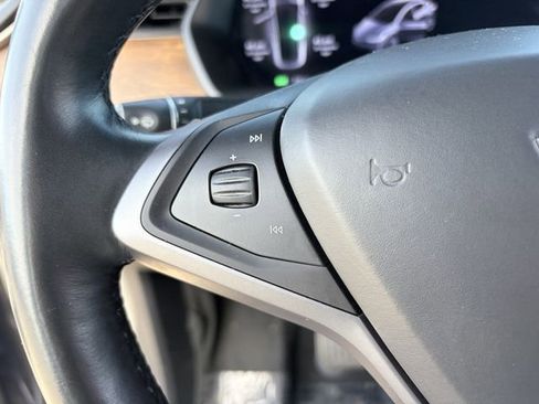 Used 2020 Tesla Model X Long Range image 8