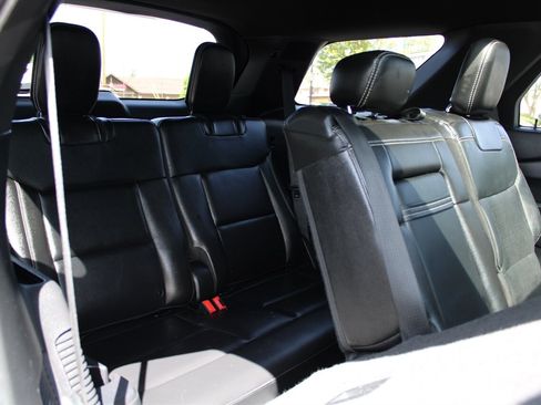 Used 2022 Ford Explorer ST w/ Equipment Group 401A AWD/4WD image 28