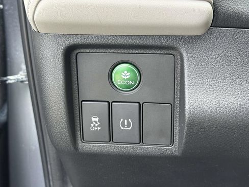 Used 2017 Honda HR-V LX image 17