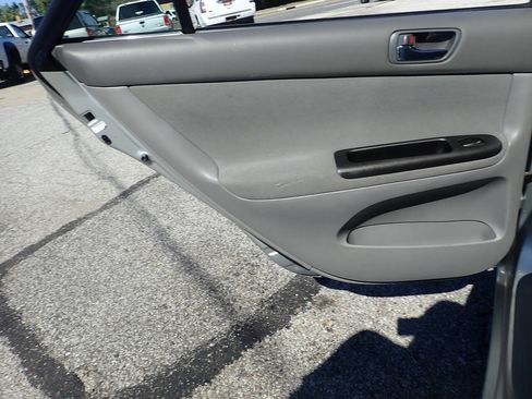 Used 2005 Toyota Camry SE image 13