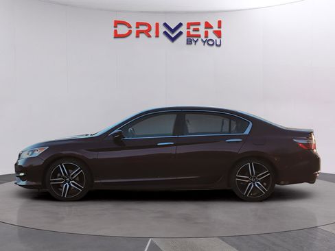 Used 2016 Honda Accord Sport image 2