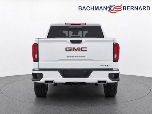 Used 2024 GMC Sierra 1500 AT4 w/ AT4 Premium Package AWD/4WD image 6