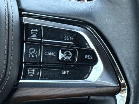 Used 2024 Jeep Grand Cherokee Summit w/ Adv Protech Group IV AWD/4WD image 16