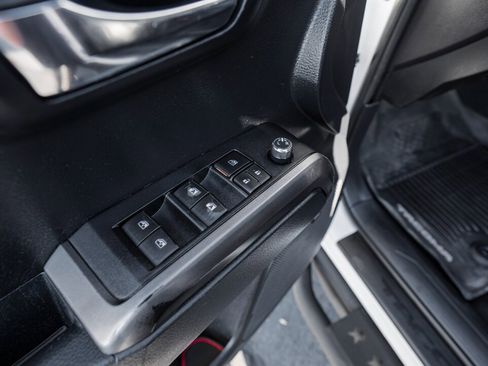 Used 2018 Toyota Tacoma TRD Off-Road image 25