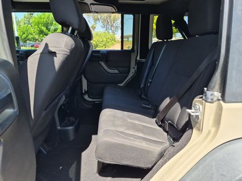 Used 2018 Jeep Wrangler Unlimited Sport S AWD/4WD image 14