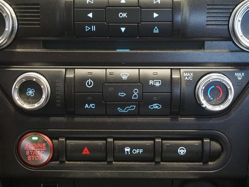 Used 2018 Ford Mustang Coupe RWD image 10
