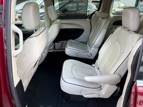 Used 2021 Chrysler Pacifica Limited w/ Premium & Safety Sphere Group AWD/4WD image 15