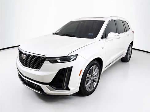 Used 2022 Cadillac XT6 Premium Luxury image 3