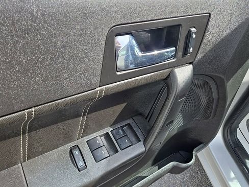Used 2009 Ford Focus SEL image 14