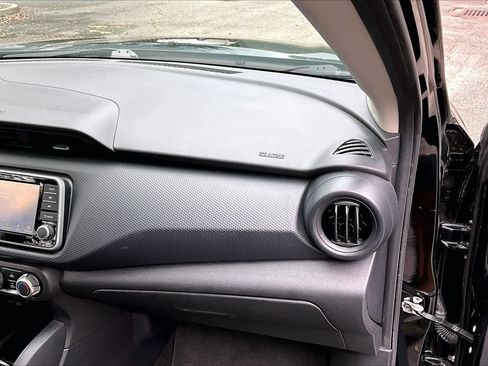 Used 2022 Nissan Kicks S FWD image 22