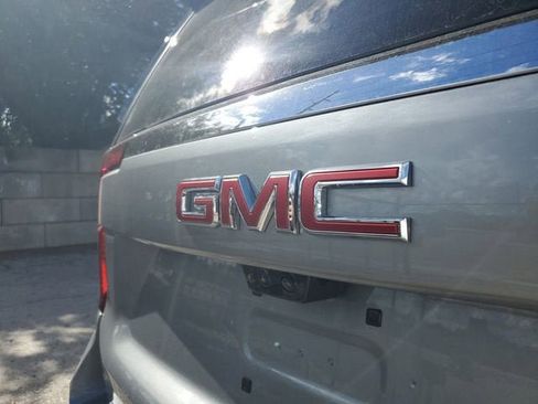 New 2026 GMC Yukon Elevation image 7