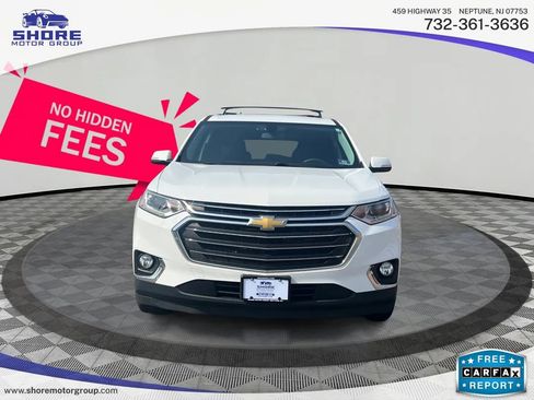 Used 2018 Chevrolet Traverse LT image 2