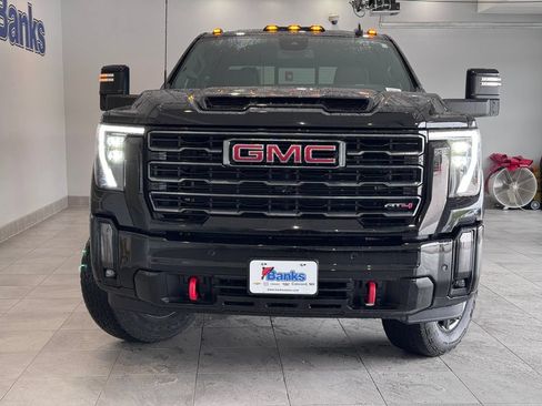 Certified 2024 GMC Sierra 2500 AT4 w/ AT4 Preferred Package AWD/4WD image 3