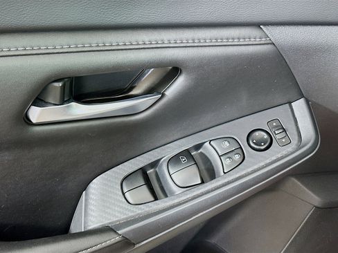 Used 2025 Nissan Sentra SV image 15