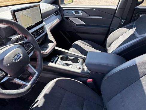 Used 2025 Ford Explorer ST AWD/4WD image 25