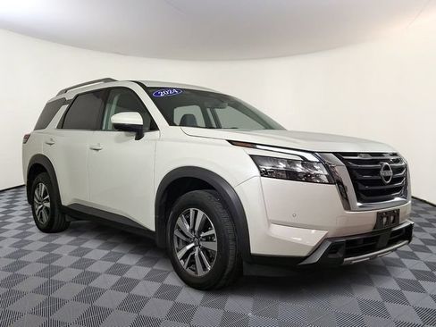Used 2024 Nissan Pathfinder SL AWD/4WD image 1