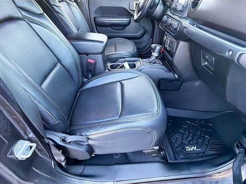 Used 2020 Jeep Gladiator Sport w/ Quick Order Package 24S AWD/4WD image 17