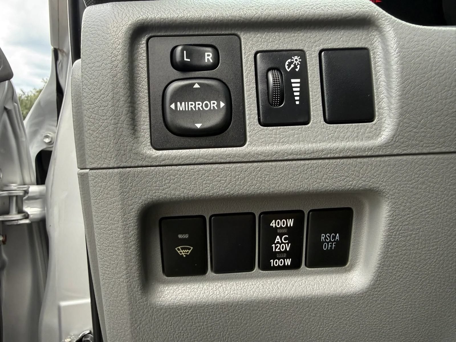 Used 2011 Toyota 4Runner Trail AWD/4WD image 17