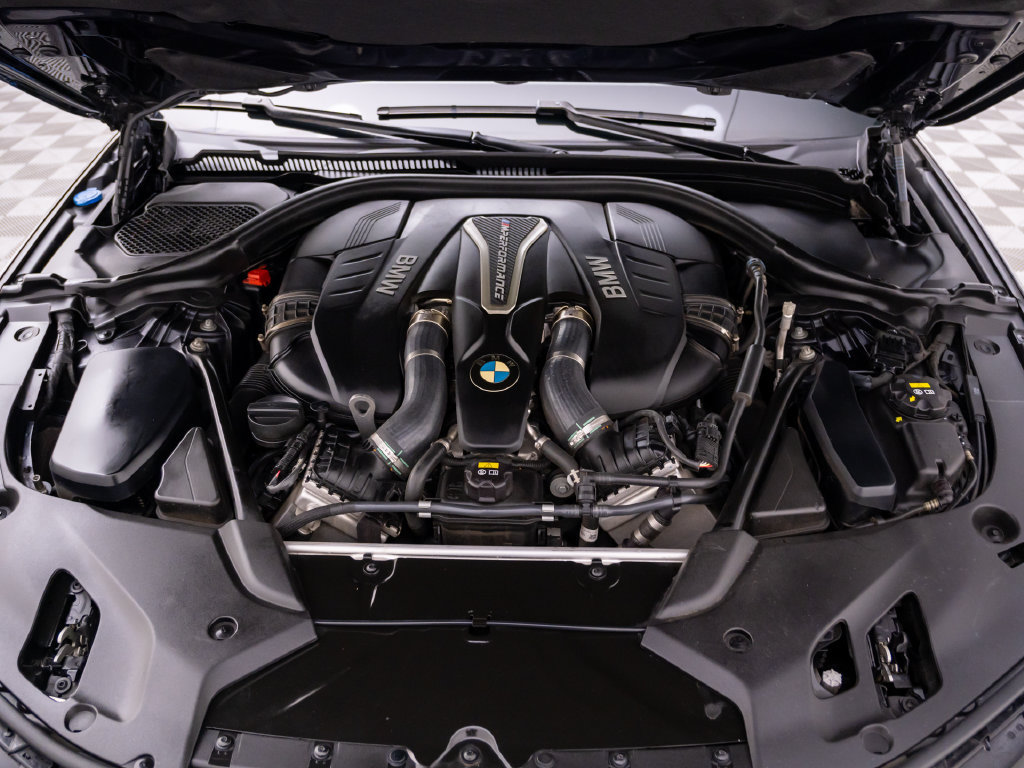 Used 2018 BMW M550i xDrive AWD/4WD image 31